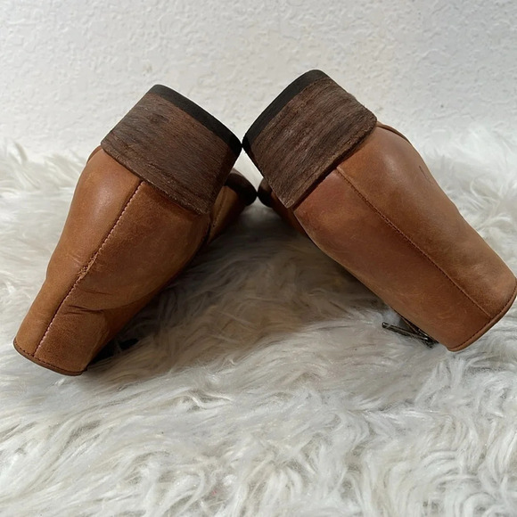 Frye Carson Piping Cognac DISTRESSED LEATHER Ankle Bootie Heel Side Zip Size 7.5 - Picture 9 of 13